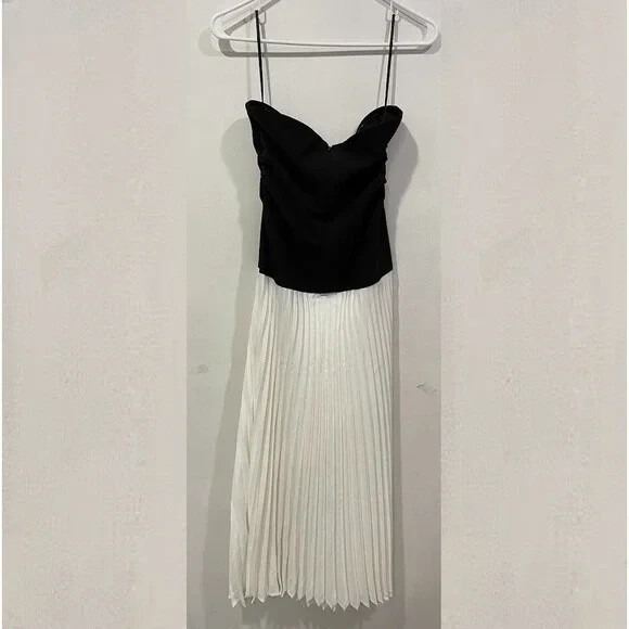 COMMENSE Women's Backless Halter black and‎ white Pleated Dress S - Picture 5 of 5